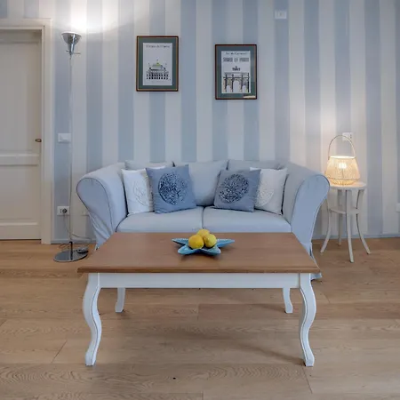Rambaldi In Casa Nr 6 With Shared Terrace דירה