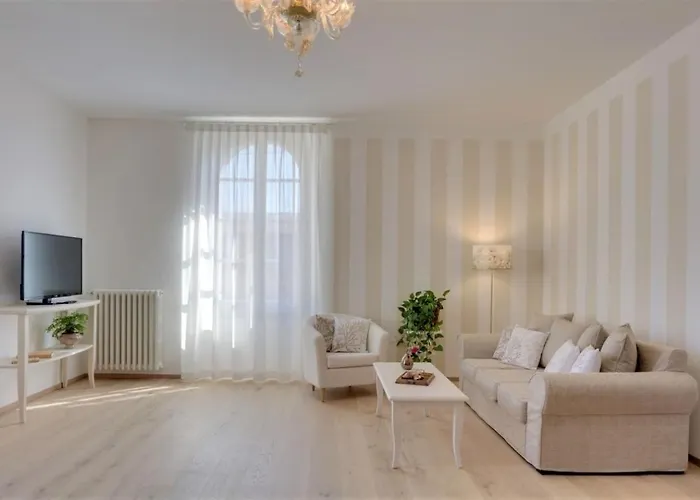 Rambaldi In Casa Nr 6 With Shared Terrace 아파트
